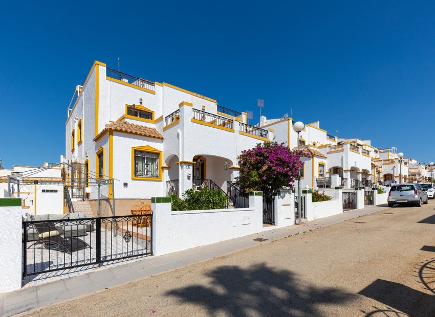 Resale - Semi - Detached Villa -
Orihuela - Vistabella Golf