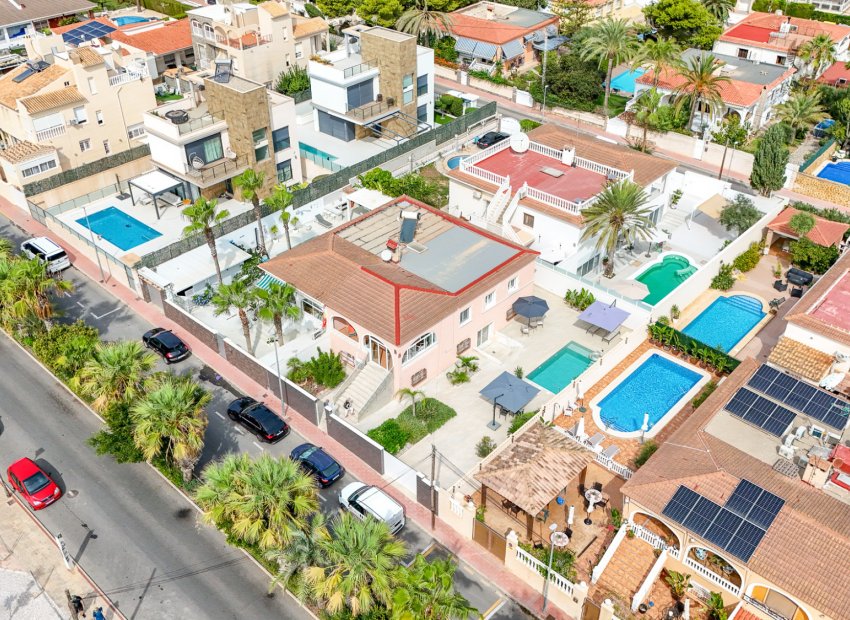 Resale - Semi - Detached Villa -
Punta Prima