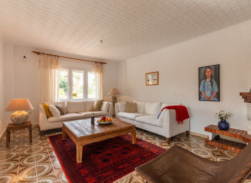 Resale - Semi - Detached Villa -
Punta Prima