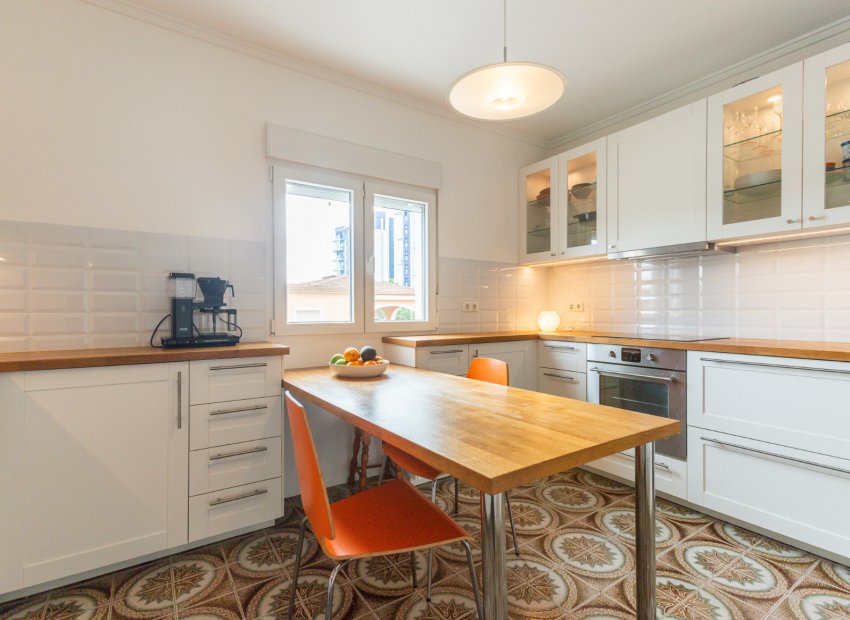 Resale - Semi - Detached Villa -
Punta Prima