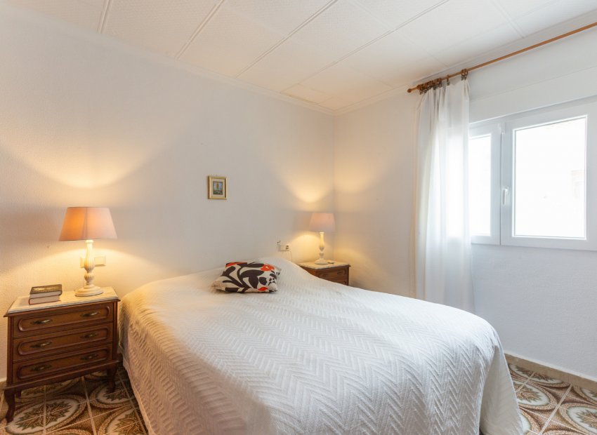 Resale - Semi - Detached Villa -
Punta Prima