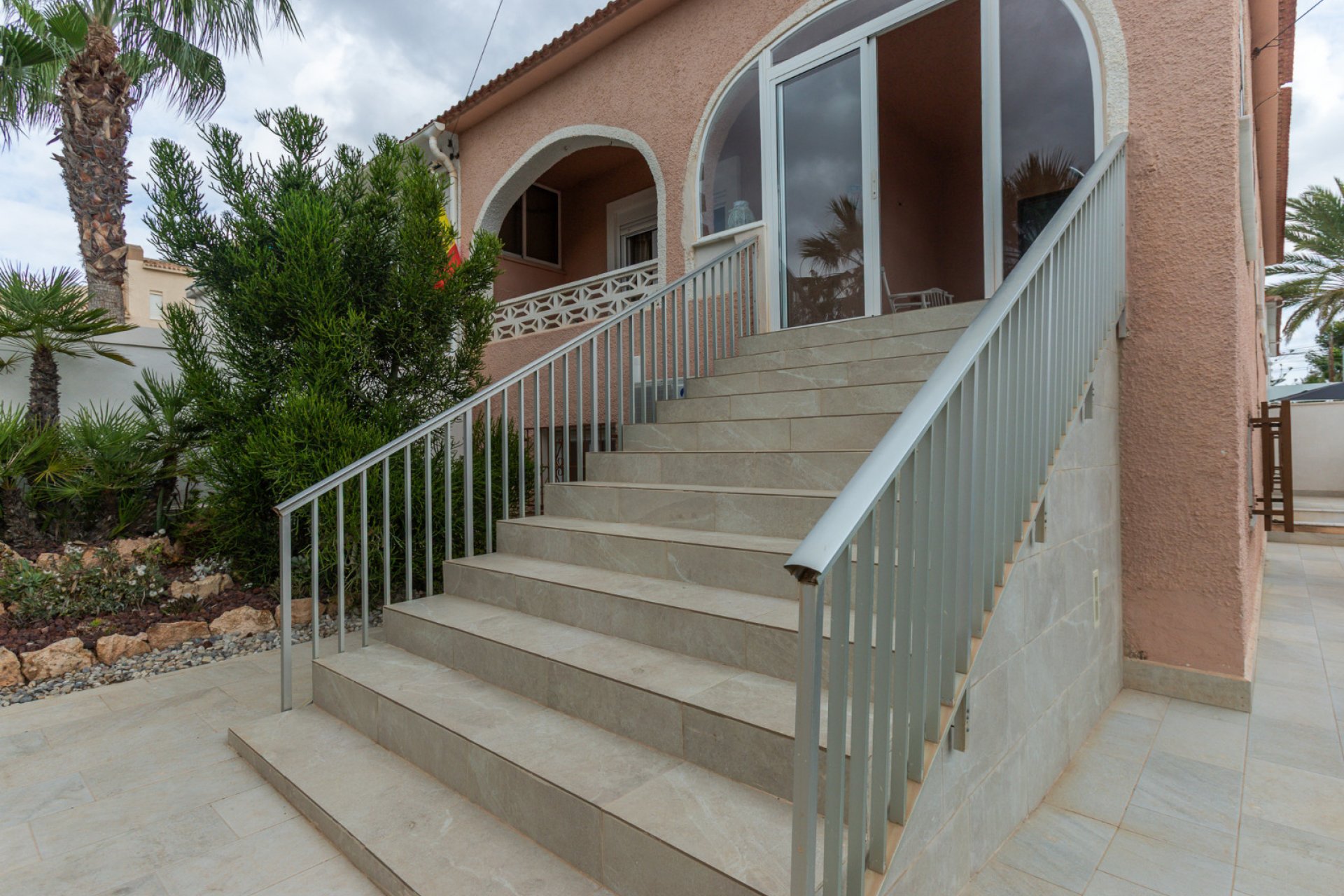 Resale - Semi - Detached Villa -
Punta Prima