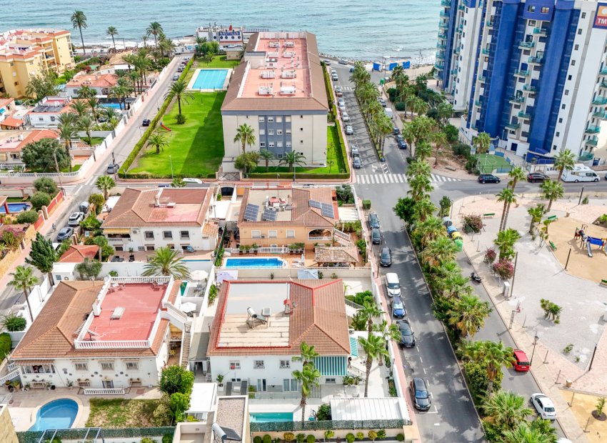 Resale - Semi - Detached Villa -
Punta Prima