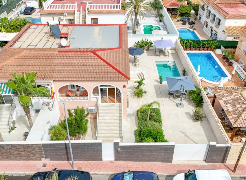 Resale - Semi - Detached Villa -
Punta Prima