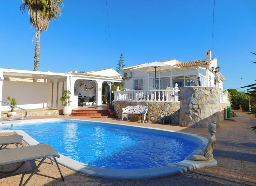 Resale - Semi - Detached Villa -
Torrevieja - San Luis