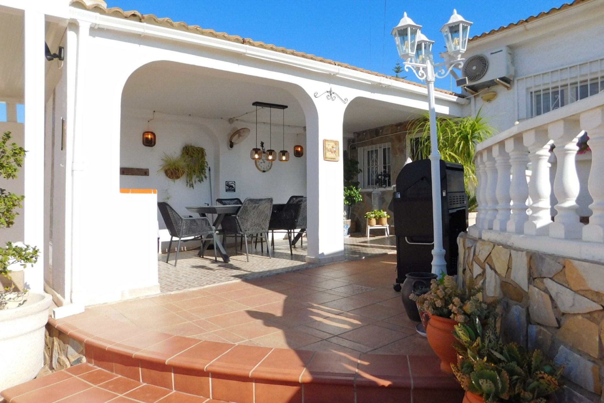Resale - Semi - Detached Villa -
Torrevieja - San Luis