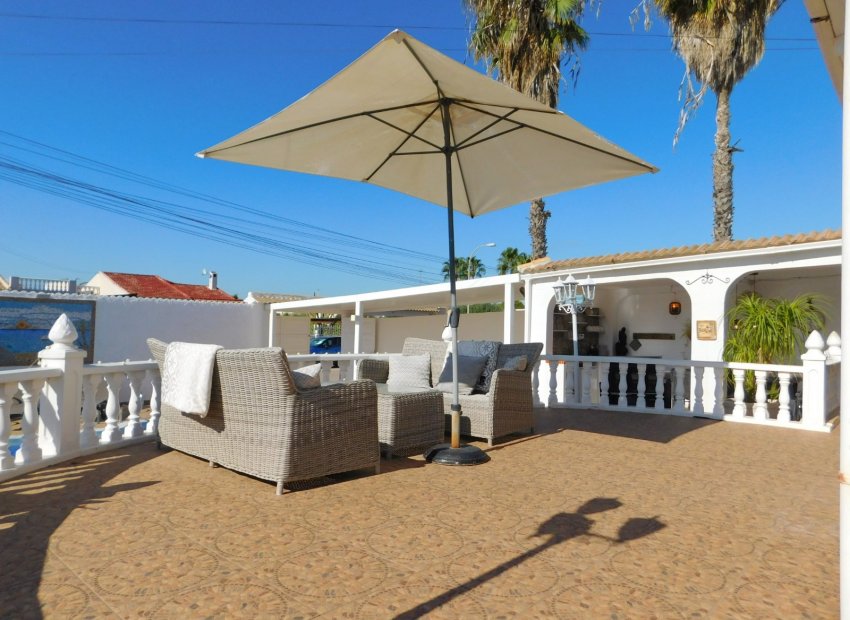 Resale - Semi - Detached Villa -
Torrevieja - San Luis