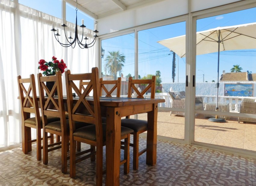 Resale - Semi - Detached Villa -
Torrevieja - San Luis