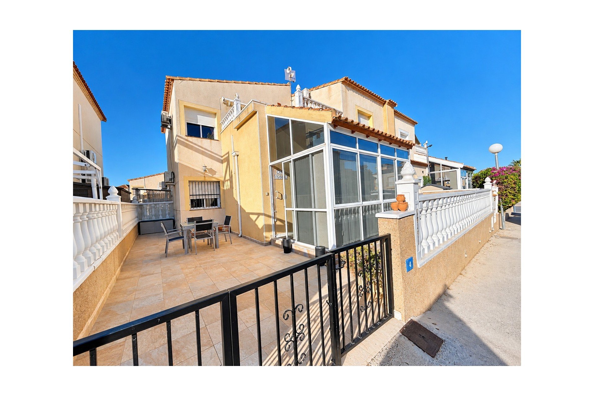 Resale - Town House -
Algorfa - Montebello