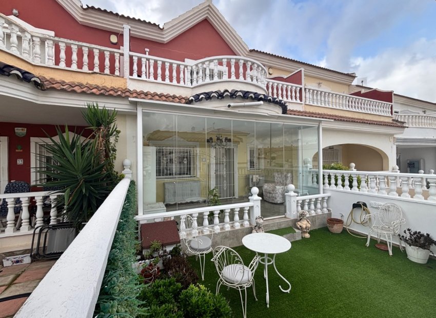 Resale - Town House -
Benijofar - Monte Azul