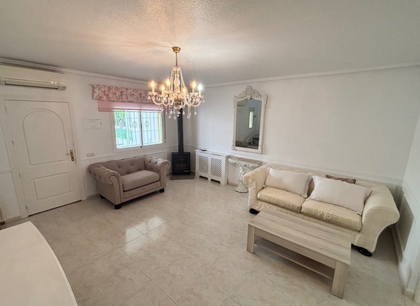 Resale - Town House -
Benijofar - Monte Azul