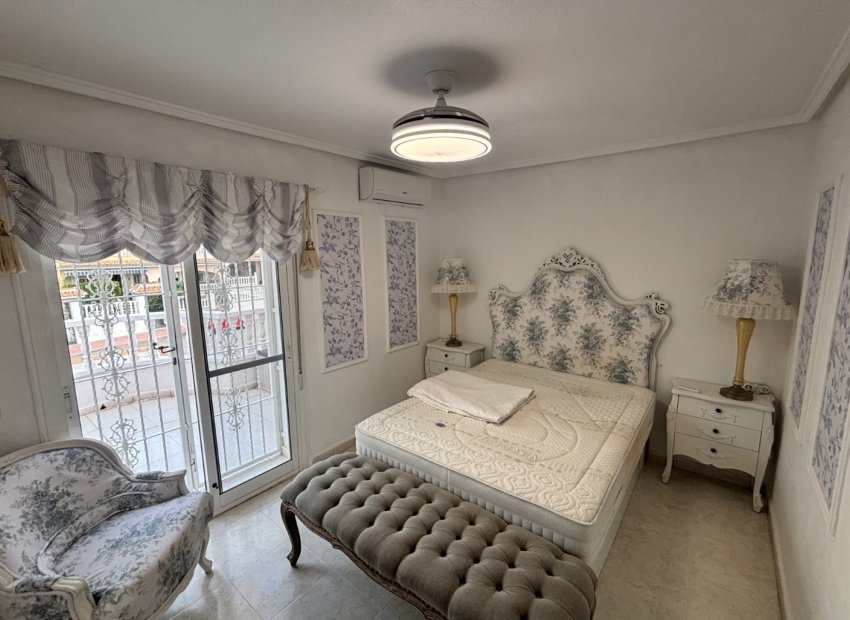 Resale - Town House -
Benijofar - Monte Azul