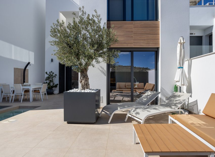 Resale - Town House -
Benijofar