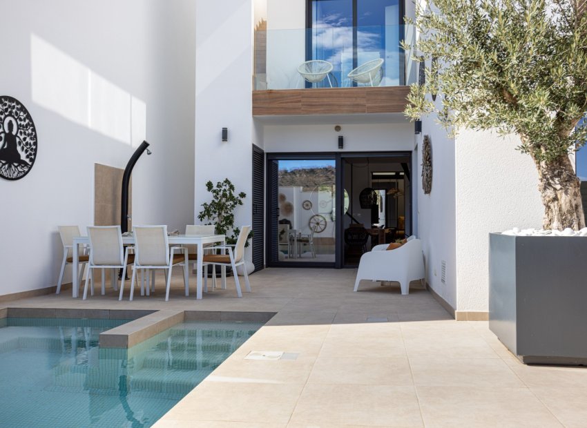 Resale - Town House -
Benijofar