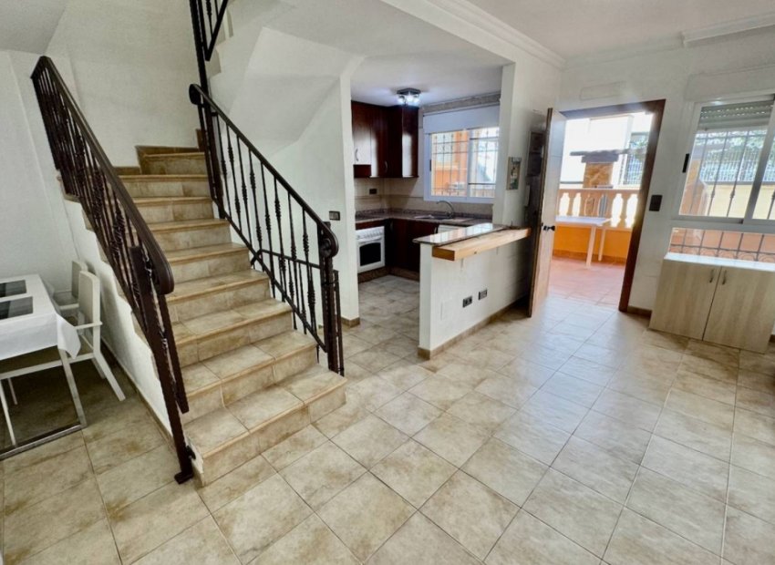 Resale - Town House -
Guardamar del Segura - Urbanizaciones