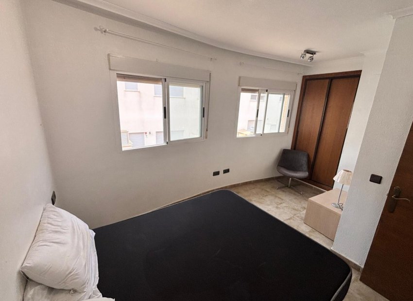 Resale - Town House -
Guardamar del Segura - Urbanizaciones