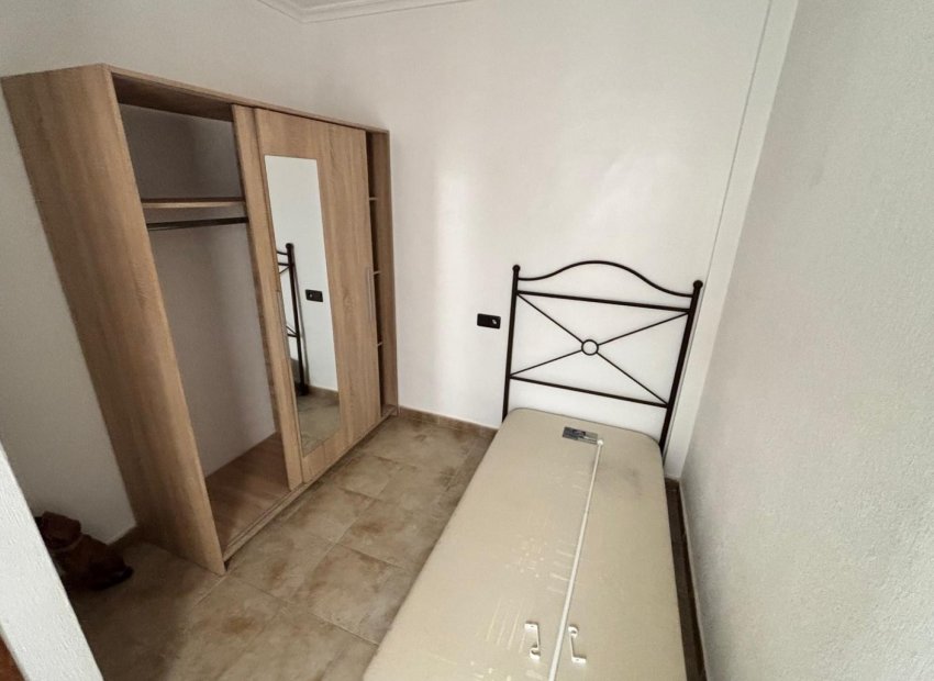 Resale - Town House -
Guardamar del Segura - Urbanizaciones