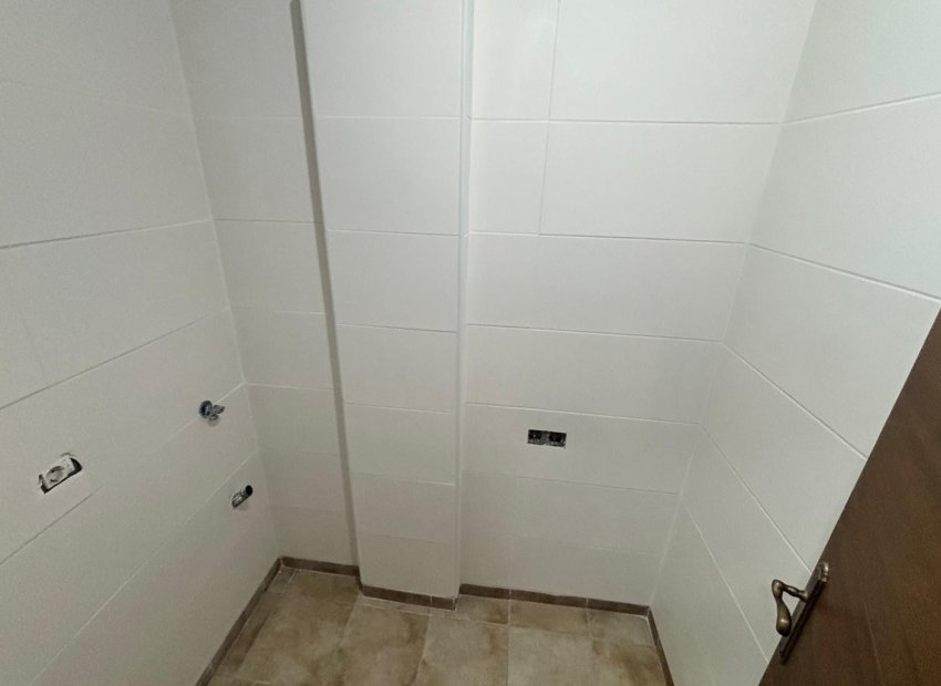 Resale - Town House -
Guardamar del Segura - Urbanizaciones