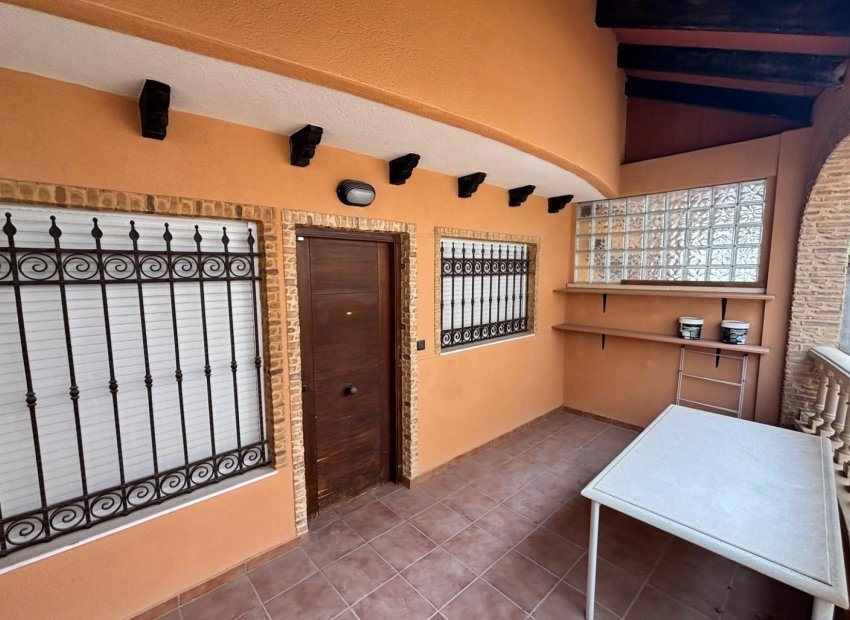 Resale - Town House -
Guardamar del Segura - Urbanizaciones