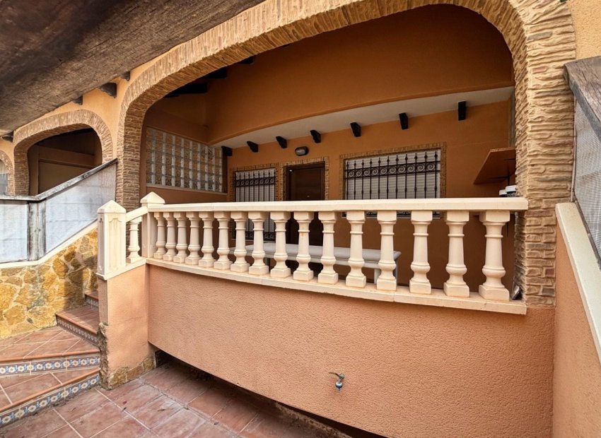 Resale - Town House -
Guardamar del Segura - Urbanizaciones