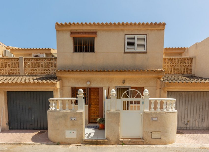 Resale - Town House -
La Mata - Playa