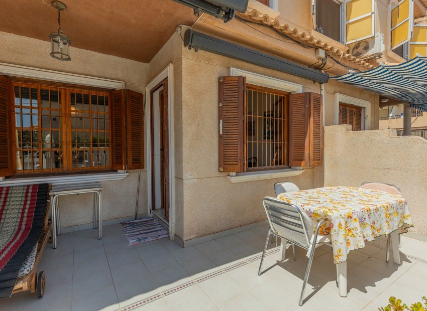 Resale - Town House -
La Mata - Playa
