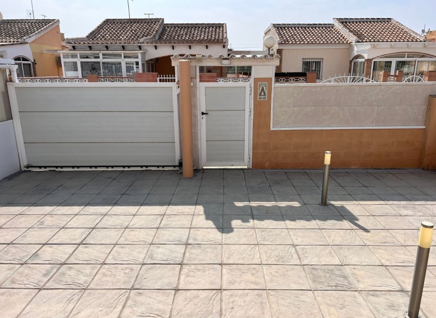 Resale - Town House -
Torrevieja