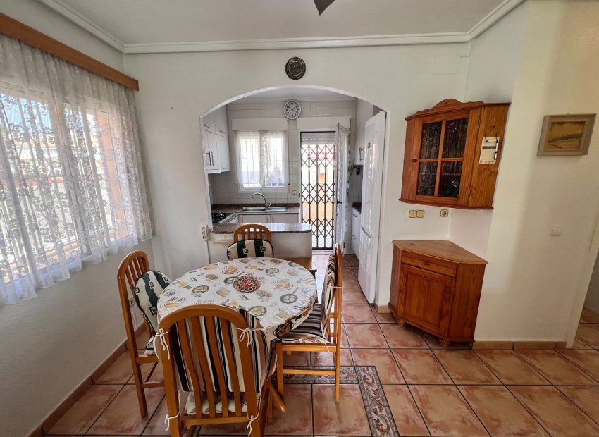 Resale - Town House -
Torrevieja