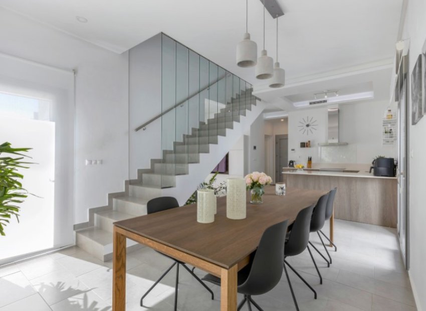 Resale - Villa -
Benijofar