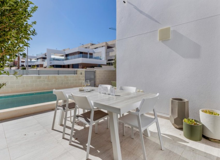 Resale - Villa -
Benijofar