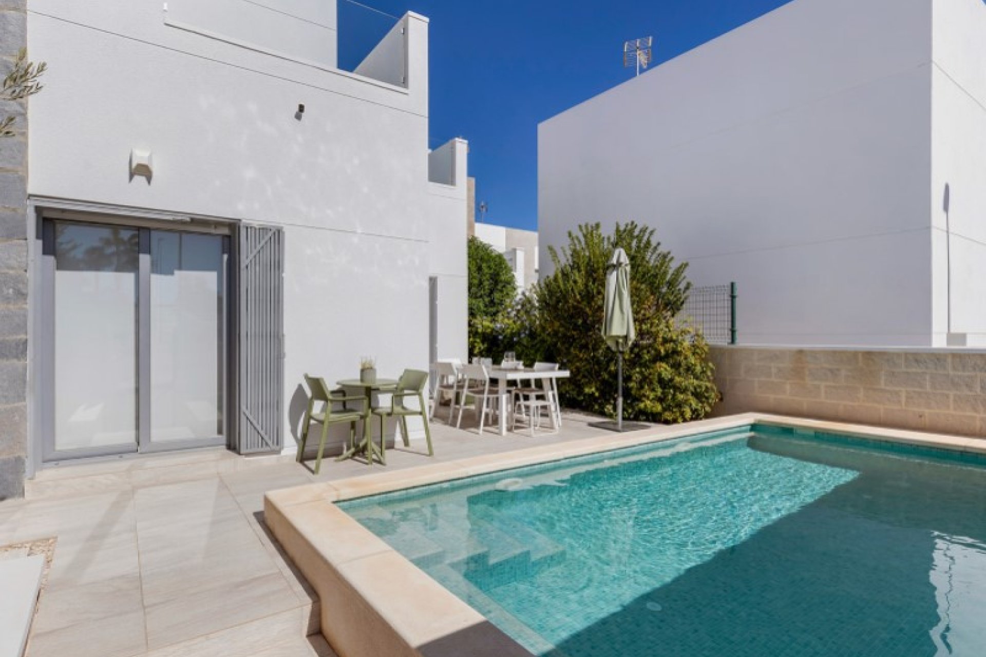 Resale - Villa -
Benijofar