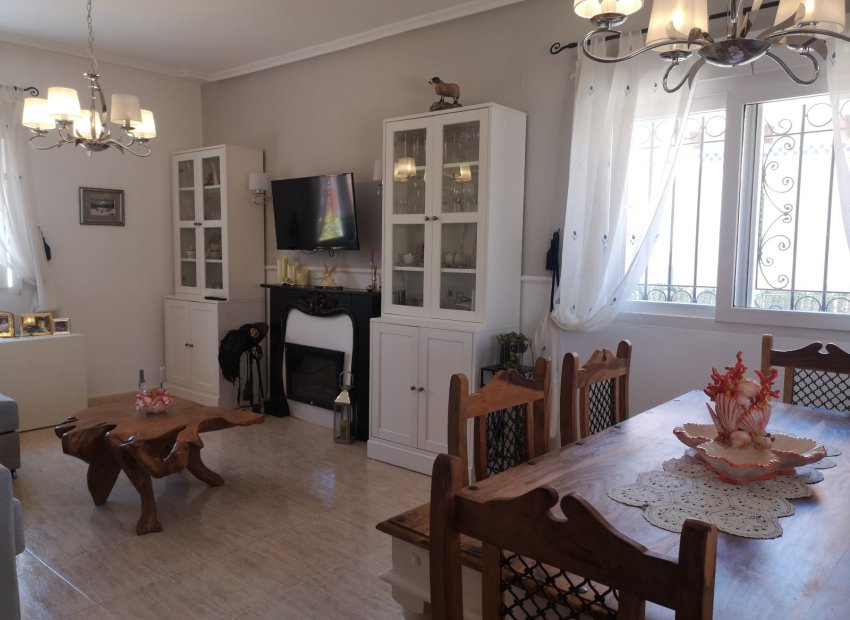 Resale - Villa -
Los Montesinos - Los Montesinos - Urb. La Herrada