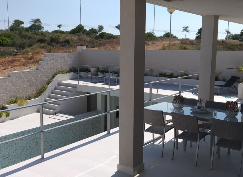 Resale - Villa -
Santa Pola - Gran Alacant