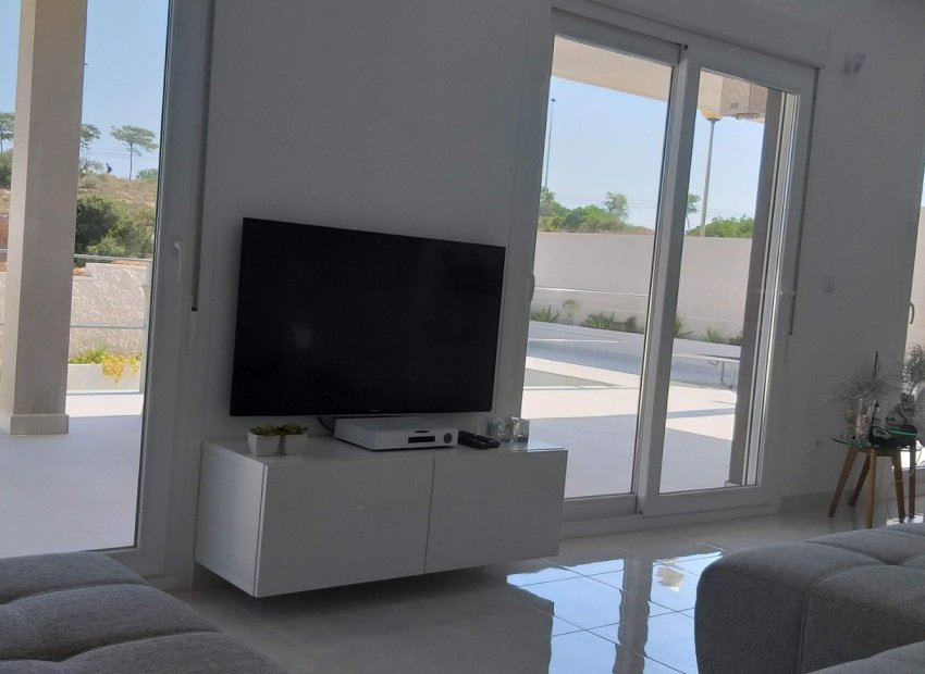 Resale - Villa -
Santa Pola - Gran Alacant