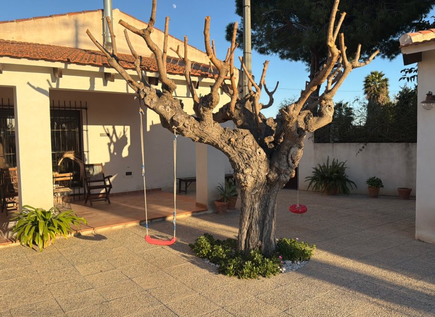 Reventa - Adosado -
Dolores