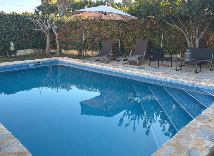 Reventa - Adosado -
Dolores