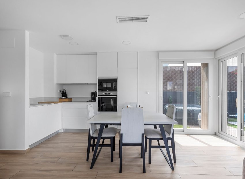 Reventa - Adosado -
Orihuela - Entre Naranjos - Vistabella