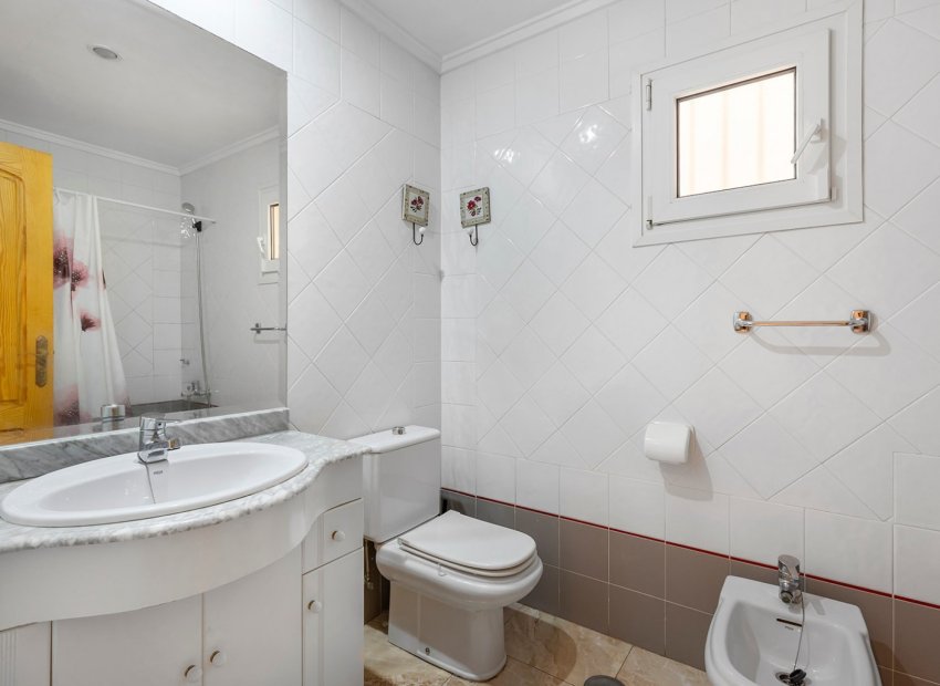 Reventa - Apartamento -
La Mata - Playa