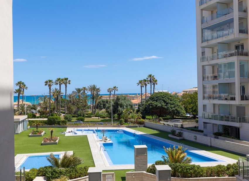 Reventa - Apartamento -
La Mata - Playa
