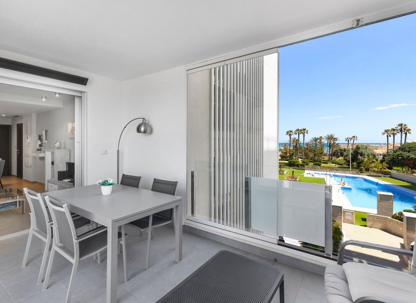 Reventa - Apartamento -
La Mata - Playa