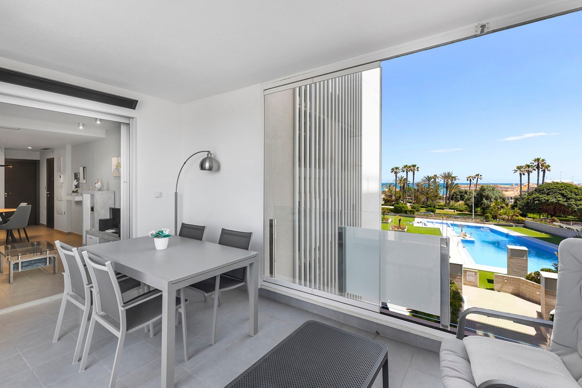 Reventa - Apartamento -
La Mata - Playa