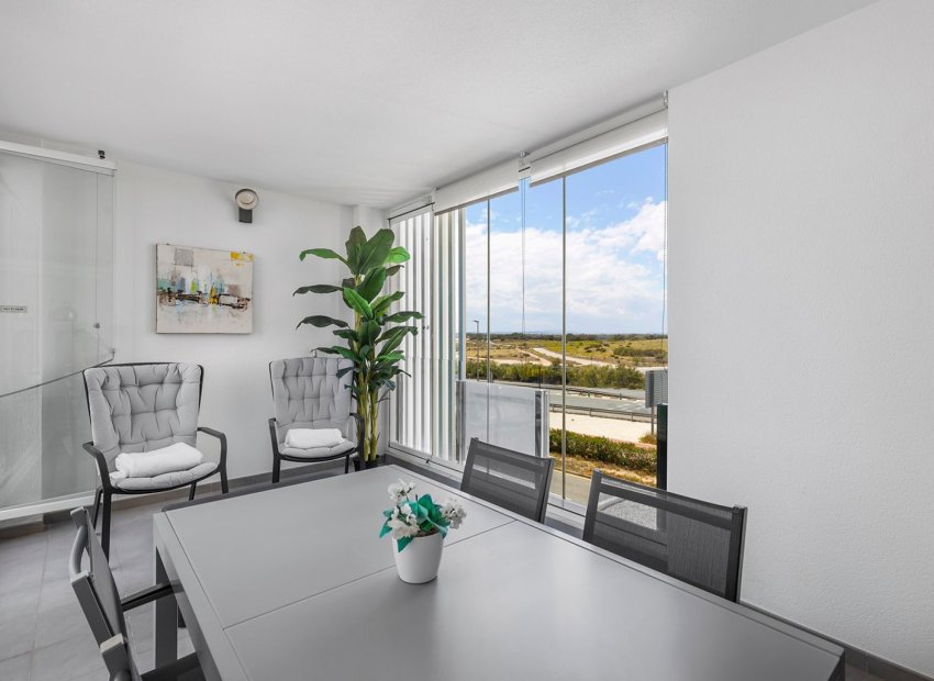 Reventa - Apartamento -
La Mata - Playa