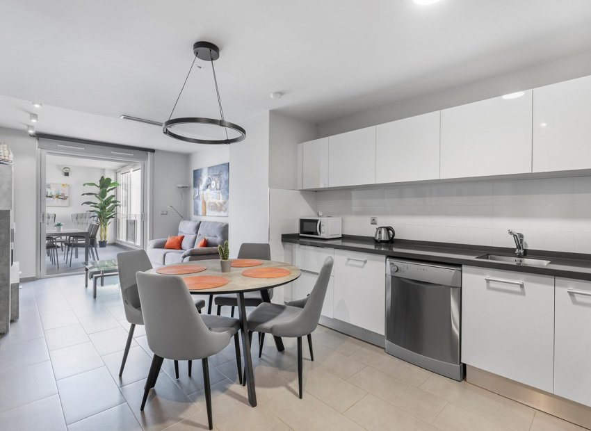 Reventa - Apartamento -
La Mata - Playa