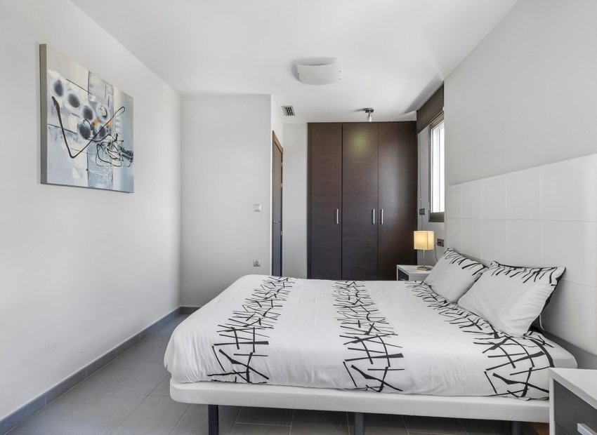 Reventa - Apartamento -
La Mata - Playa