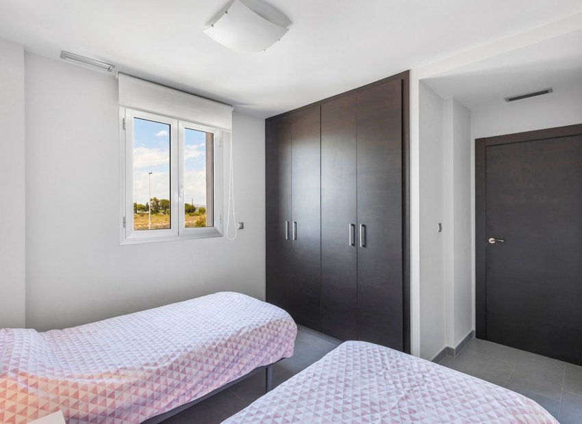 Reventa - Apartamento -
La Mata - Playa
