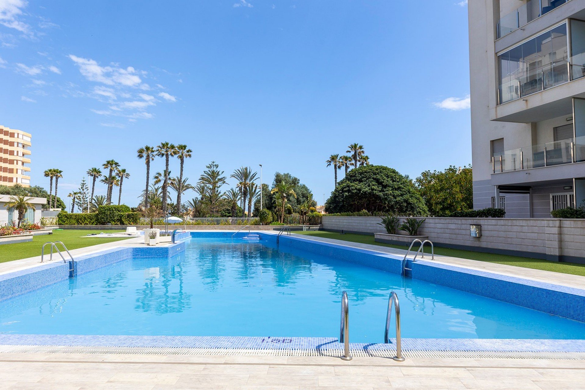 Reventa - Apartamento -
La Mata - Playa
