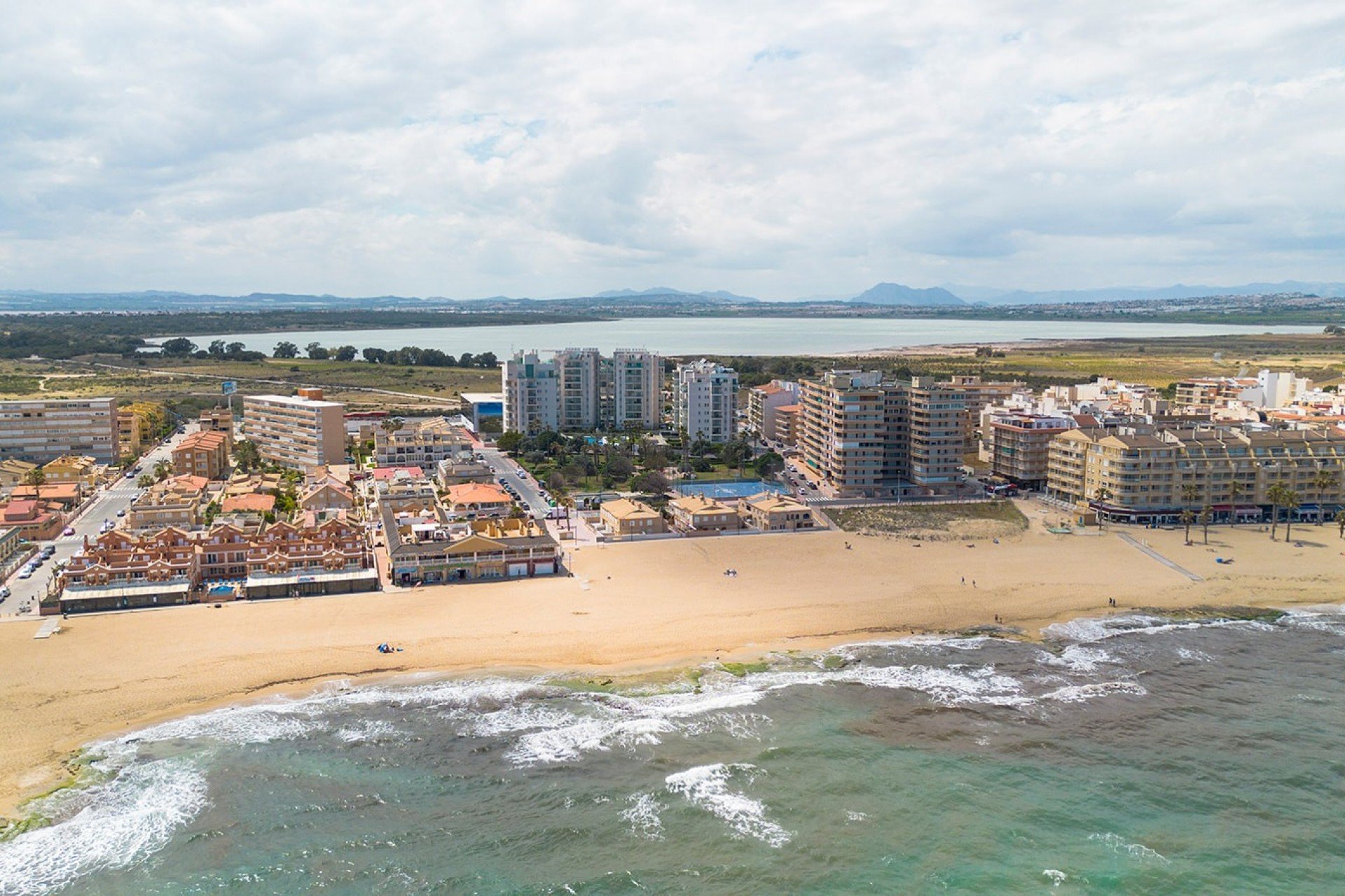 Reventa - Apartamento -
La Mata - Playa