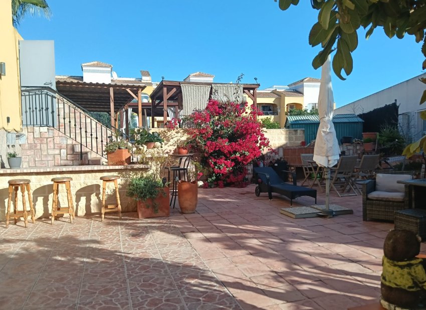 Reventa - Apartamento -
Los Montesinos - La Herrada