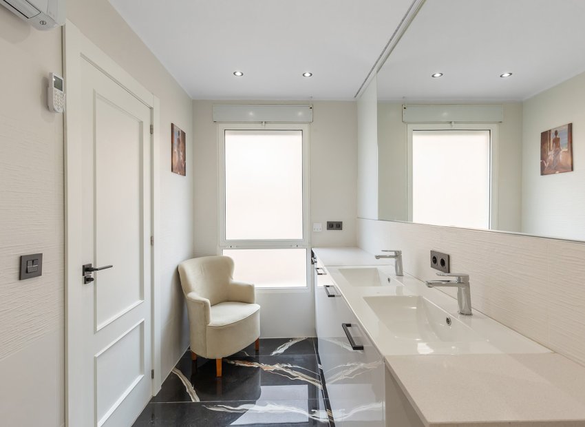 Reventa - Apartamento -
Los Montesinos