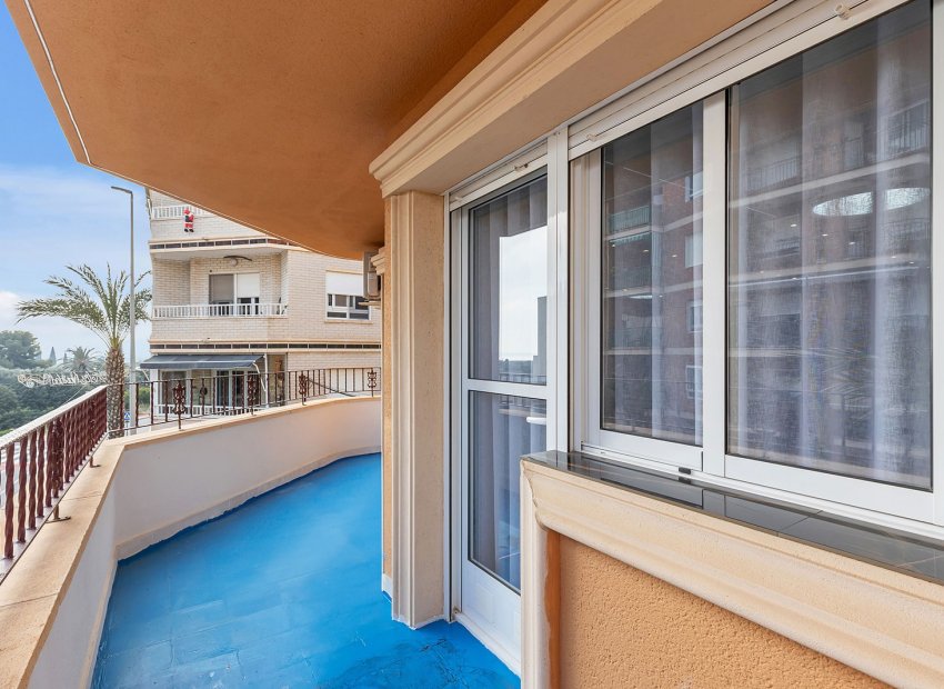 Reventa - Apartamento -
Los Montesinos